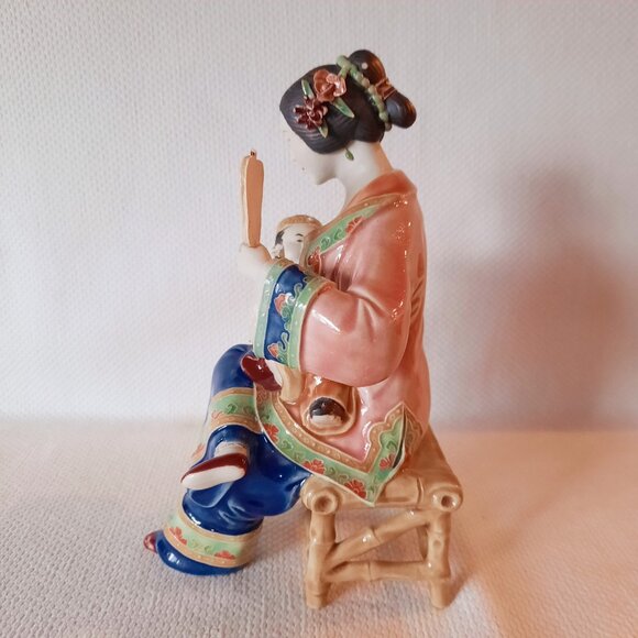 Antique Chinese Porcelain Figurine of Mother and Baby, 9.5" Tall - Picture 4 of 10